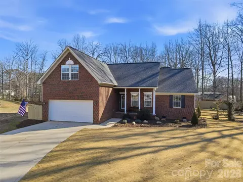 3043 Windsor Meadow Ln, Matthews, NC 28105