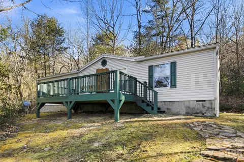 76 Gobblers Knob Rd, Penrose, NC 28766