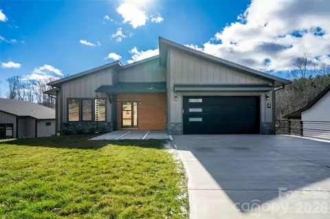 25 George Allen Rdg, Arden, NC 28704