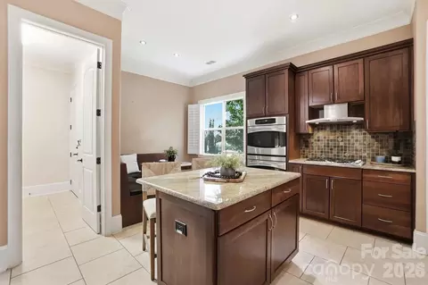 Kitchen - 160 Arrow Point Ln, Davidson, NC 28036 photo 5 of 5