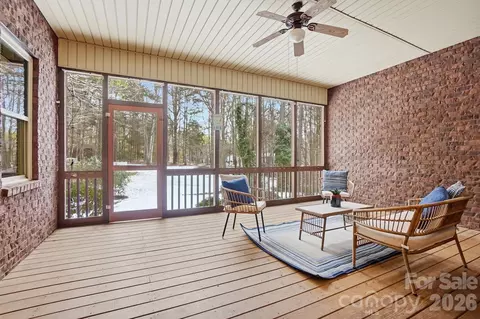 Exterior - 160 Arrow Point Ln, Davidson, NC 28036 photo 5 of 8