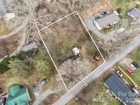 View/Area - 75 Travis St, Clyde, NC 28721 photo 1 of 4