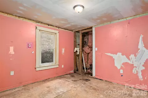 Bedroom - 75 Travis St, Clyde, NC 28721 photo 1 of 3