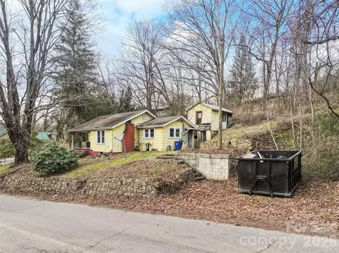Exterior - 75 Travis St, Clyde, NC 28721 photo 2 of 3