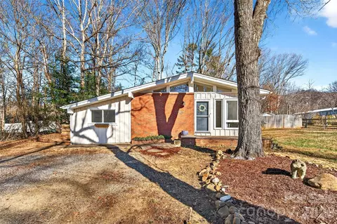 107 High St, Black Mountain, NC 28711