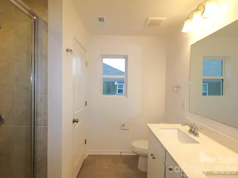Bath - 767 Kitfox Nw Dr NW, Concord, NC 28027 photo 2 of 4