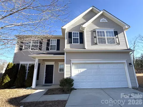 13802 Plowdon Ct, Charlotte, NC 28215