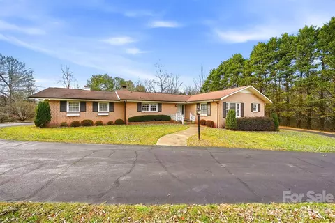 406 Wedgewood Sw Pl SW, Lenoir, NC 28645