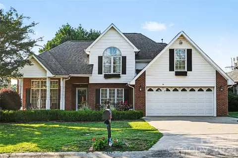 2305 Pinefield Ct, Gastonia, NC 28056