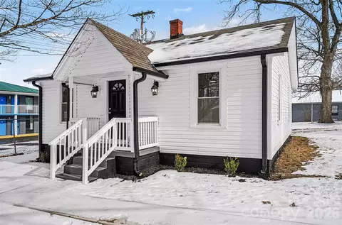 3042 N Oxford St, Claremont, NC 28610