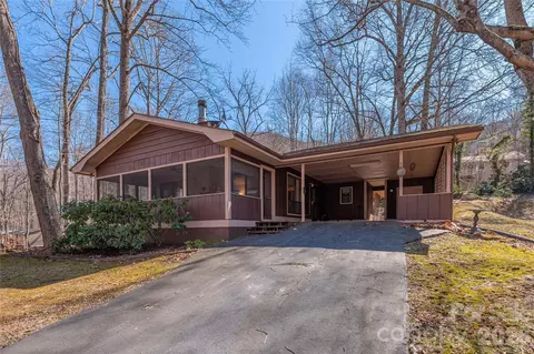 33 Ash Dr, Maggie Valley, NC 28751