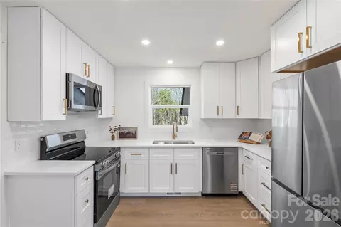 Kitchen - 3991 Cimmeron Rd, Lancaster, SC 29720 photo 2 of 2