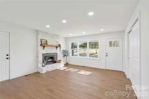 Living - 3991 Cimmeron Rd, Lancaster, SC 29720 photo 3 of 4