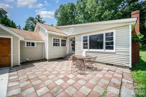 5331 Beam Lake Dr, Charlotte, NC 28216