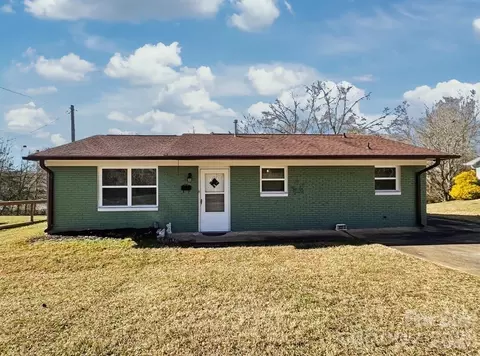 222 Mcdaniel St, Forest City, NC 28043