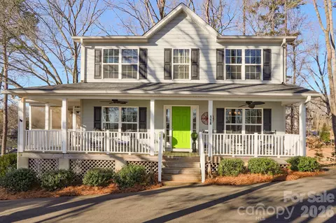 114 Newark Ln, Mooresville, NC 28117