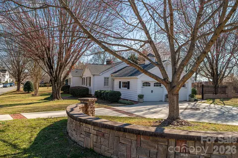 18 Circle Dr, Belmont, NC 28012