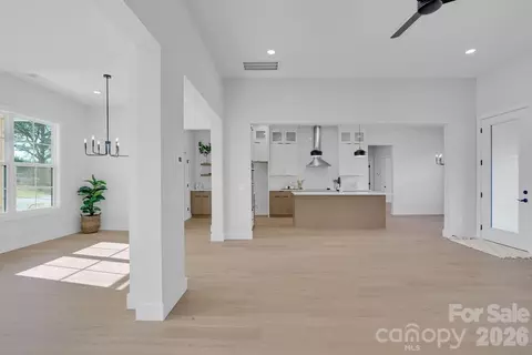 Living - 3316 Evondale Rd, Lincolnton, NC 28092 photo 6 of 6