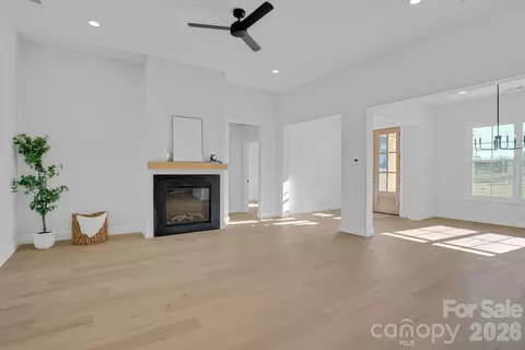 Living - 3316 Evondale Rd, Lincolnton, NC 28092 photo 2 of 6