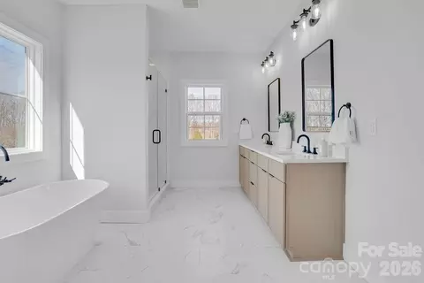 Bath - 3316 Evondale Rd, Lincolnton, NC 28092 photo 2 of 7
