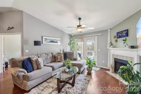 10742 Hill Point Ct, Charlotte, NC 28262