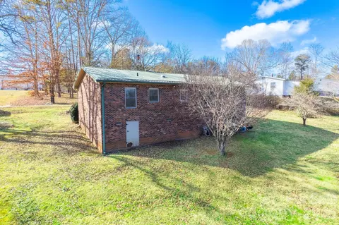 225 Baxter St, Morganton, NC 28655 photo 17