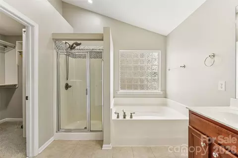 Bath - 3351 Streamside Dr, Davidson, NC 28036 photo 4 of 4