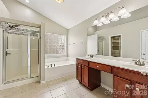 Bath - 3351 Streamside Dr, Davidson, NC 28036 photo 3 of 4