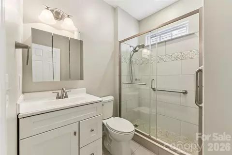 Bath - 3351 Streamside Dr, Davidson, NC 28036 photo 1 of 4