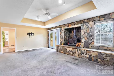 168 Jet Dr, Oakboro, NC 28129
