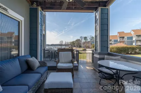 Exterior - 1113 Torrence Cir, Davidson, NC 28036 photo 3 of 7