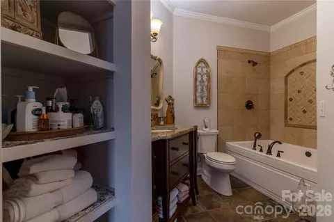 Bath - 1113 Torrence Cir, Davidson, NC 28036 photo 4 of 6
