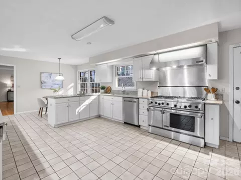 310 Claremont Dr, Flat Rock, NC 28731