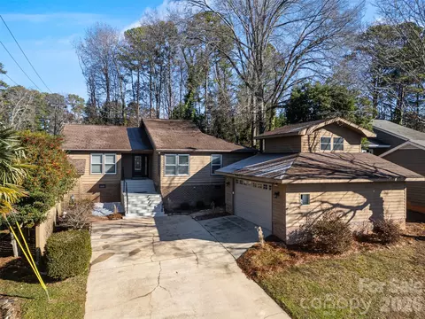 20 Quayside Ct, Lake Wylie, SC 29710