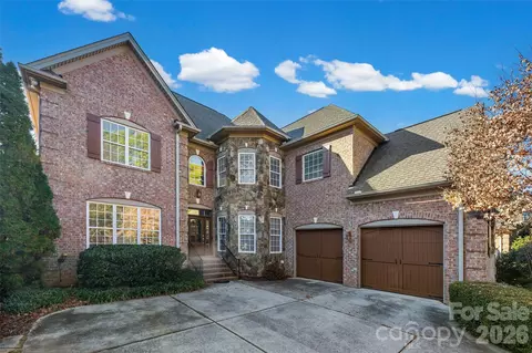 5618 Larson Ln, Charlotte, NC 28270