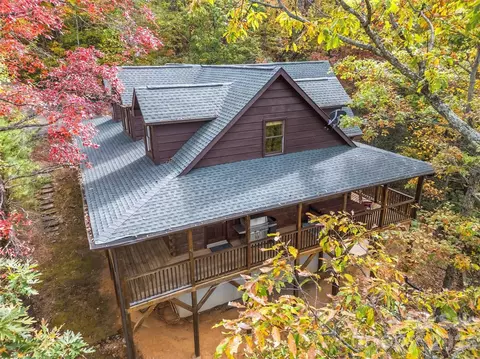 Exterior - 167 Mountain Vista Dr, Saluda, NC 28773 photo 6 of 8