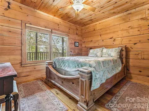 Bedroom - 167 Mountain Vista Dr, Saluda, NC 28773 photo 3 of 5