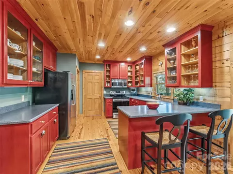 Kitchen - 167 Mountain Vista Dr, Saluda, NC 28773 photo 2 of 5