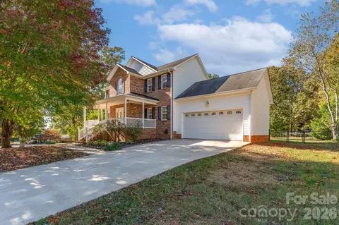 113 Longwood Dr, Advance, NC 27006