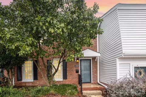 8017 Regent Park Ln, Charlotte, NC 28210