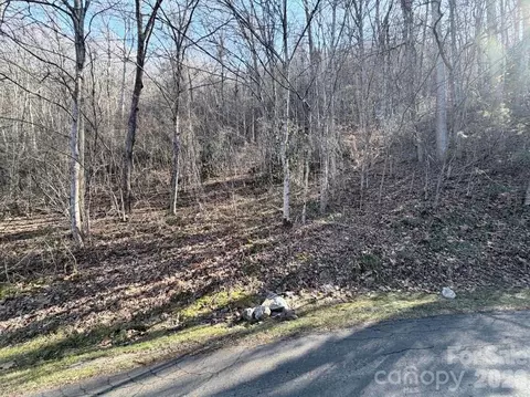 76 View Ridge 7 Pkwy #7, Leicester, NC 28748