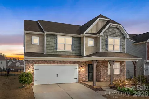 143 Haddonsfield Dr, Mooresville, NC 28115