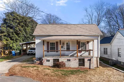 208 Pond St, Mooresville, NC 28115