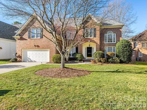 3228 Twelve Oaks Pl, Charlotte, NC 28270