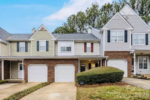 5925 Prescott Ct, Charlotte, NC 28269