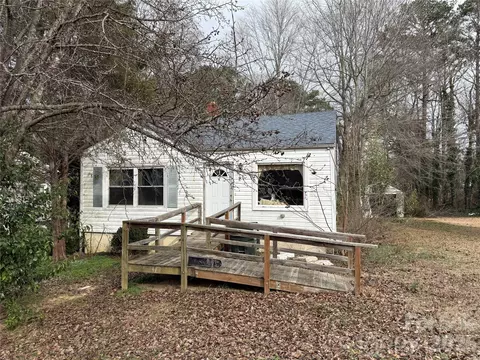 422 N Pine St, Cherryville, NC 28021