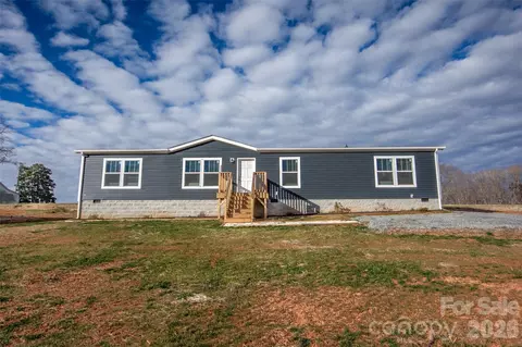 489 Eagle Mills Rd, Hamptonville, NC 27020