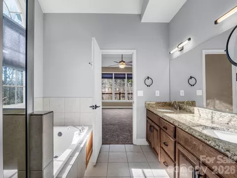 Bath - 60 Bridge Ln, Tryon, NC 28782 photo 3 of 5