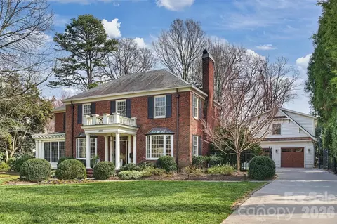 1555 Queens W Rd W, Charlotte, NC 28207