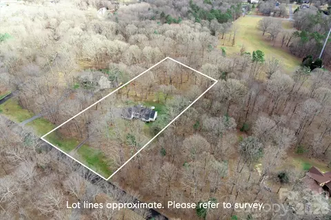 316 Wade Hampton Dr, Matthews, NC 28104